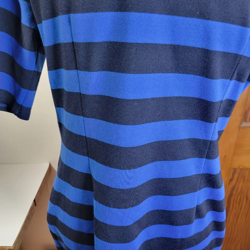 Womans Ann Taylor  Blue/Black Striped Knit Dress Short Sleeve Size Medium - Picture 5 of 7